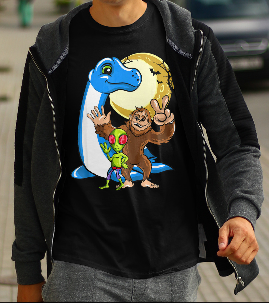 Bigfoot Sasquatch Loch Ness Monster Ness Alien Moon Scene T-Shirt