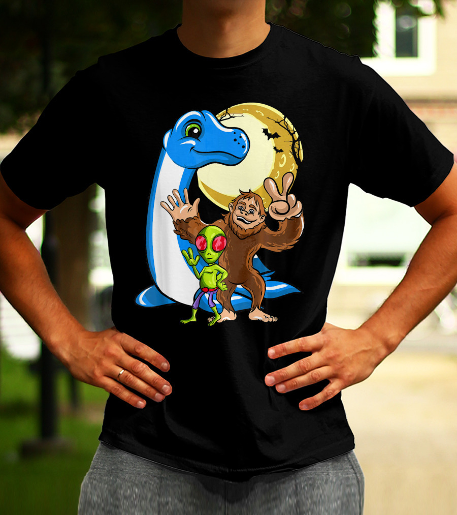 Bigfoot Sasquatch Loch Ness Monster Ness Alien Moon Scene T-Shirt