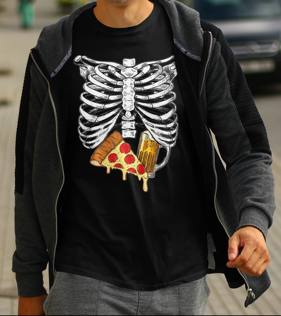Skeleton Pregnancy Halloween Pizza And Beer Mug T-Shirt
