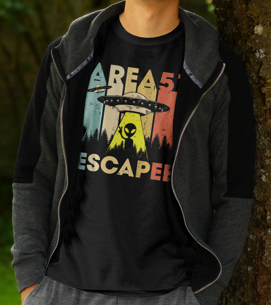 Area 51 Escapee UFO Alien Vintage Halloween Costume T-Shirt