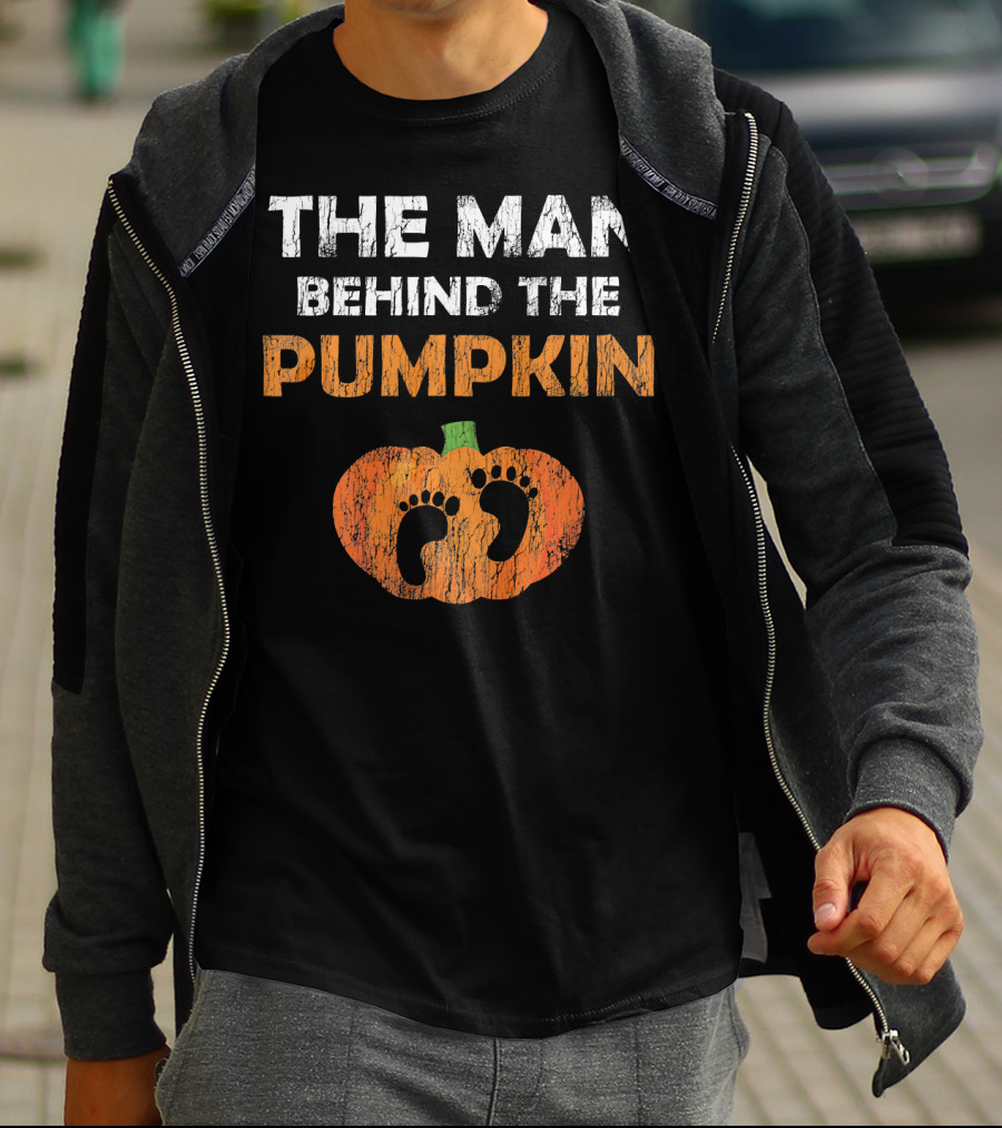 The Man Behind The Pumpkin Halloween Pregnancy Expect T-Shirt