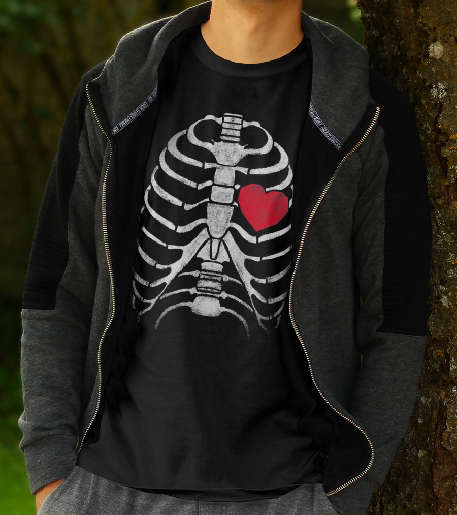 Skeleton Ribcage With Heart Funny Vale Valentine's Humor T-Shirt