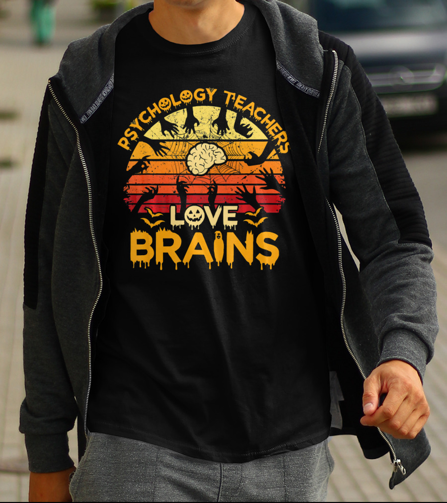 PSYCHOLOGY Teachers Love Brains Halloween Themed Retro T-Shirt