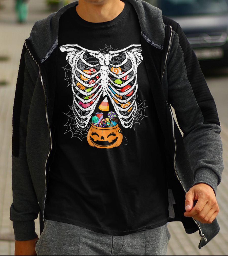 Skeleton Rib Cage X Ray Candy Halloween Pumpkin Fun T-Shirt