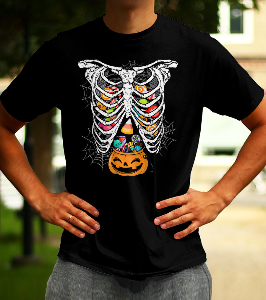 Skeleton Rib Cage X Ray Candy Halloween Pumpkin Fun T-Shirt