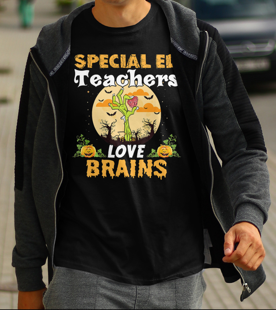 Special ED Teachers Love Brains Zombies Halloween Pumpkins Moon Bats T-Shirt
