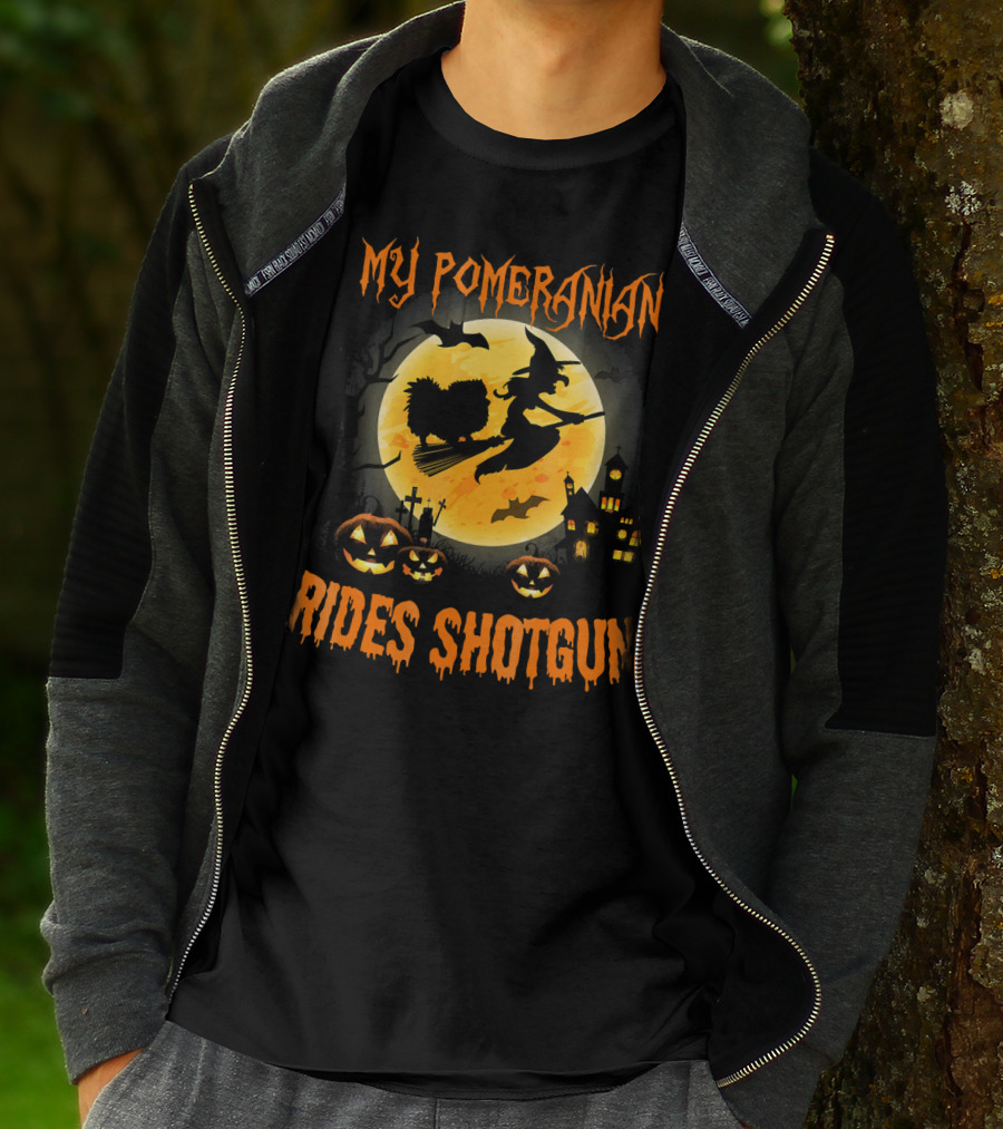 MY POMERANIAN RIDES SHOTGUN Halloween Witch Moon Pumpkins T-Shirt