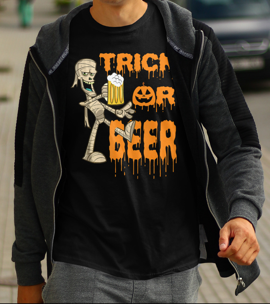 Trick Or Beer Mummy With Pumpkin And Mug T-Shirt