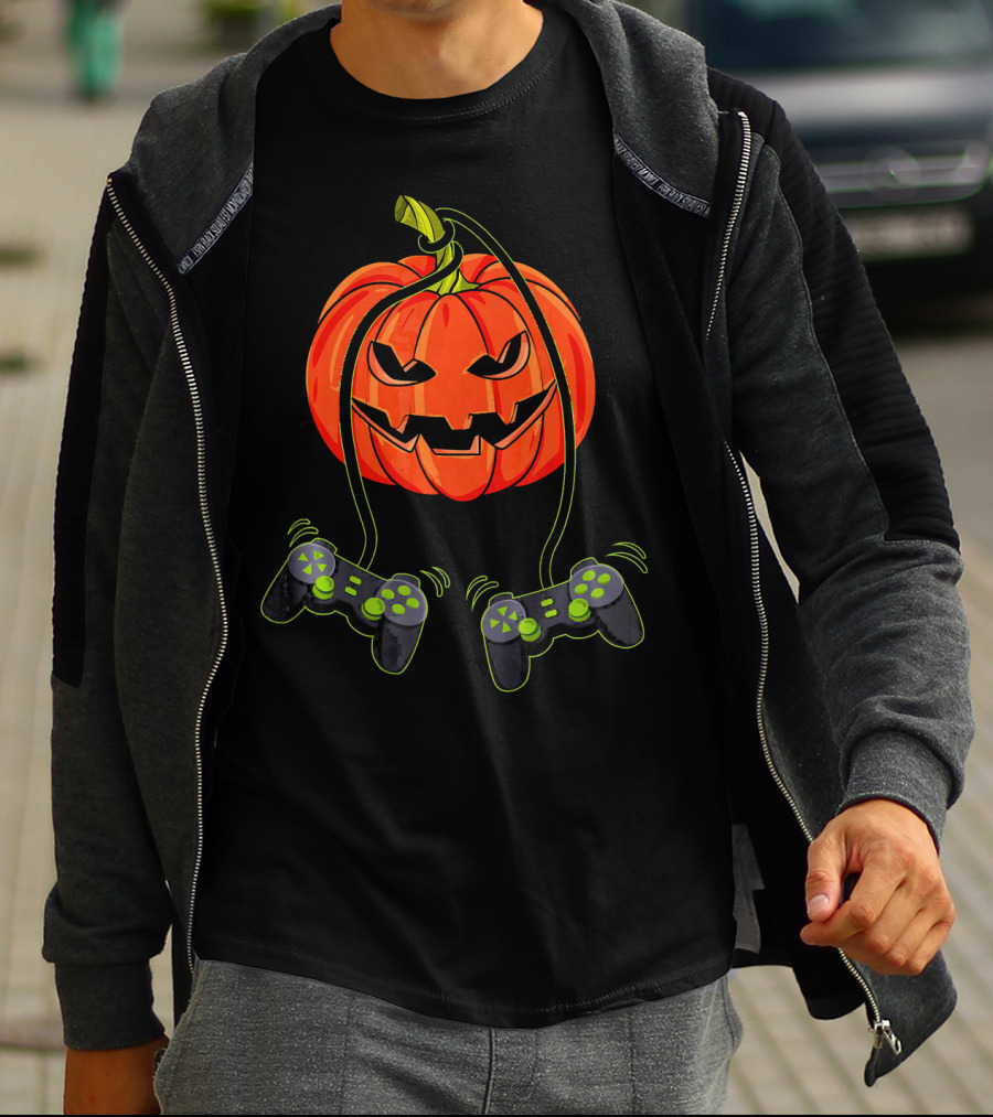 Jack O Lantern With Dual Video Game Controllers T-Shirt