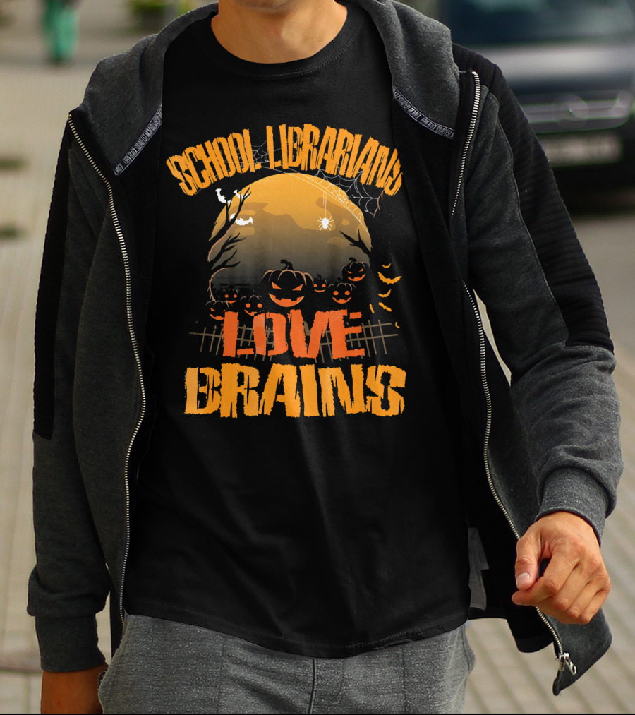 School Librarians Love Brains Halloween Pumpkins Spider Web Moon T-Shirt