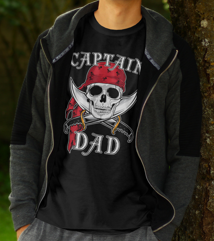 Captain Dad Funny Halloween Pirate Skull Bandana Swords T-Shirt