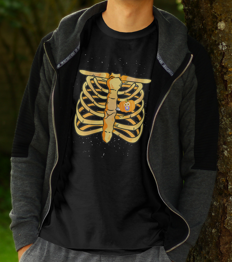 Pregnant Skeleton Announcement Pumpkin Baby Bump Ribcage Halloween T-Shirt