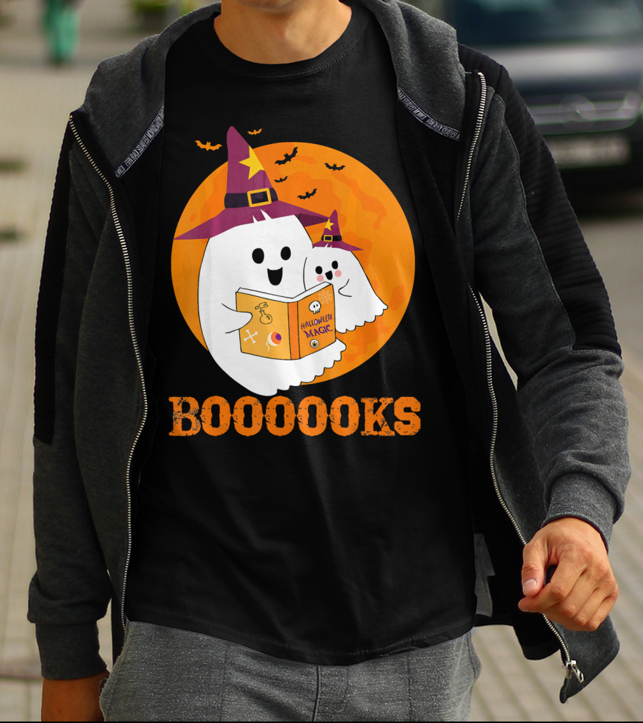 BOOOOKS Halloween Magic Ghosts Reading In Witch Hats T-Shirt