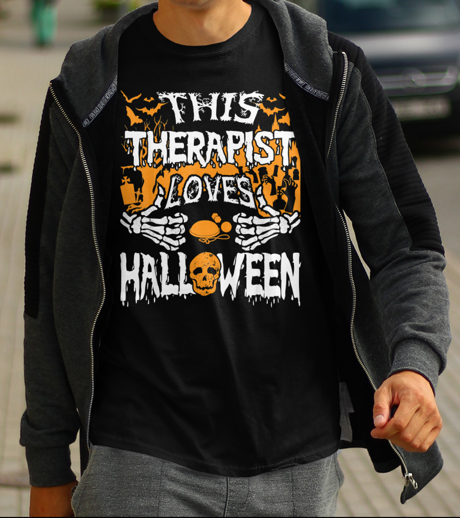 This Therapist Loves Halloween Skeletons Pumpkins Bats Skulls T-Shirt