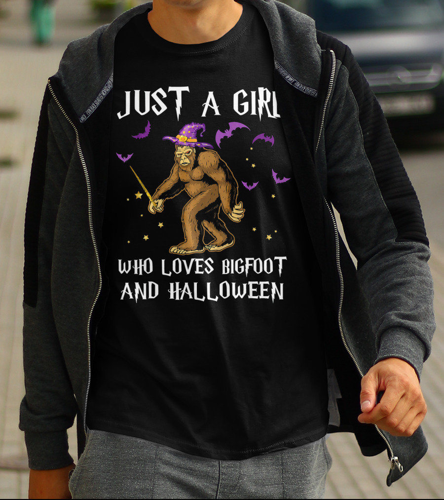 Just A Girl Who Loves Bigfoot And Halloween T-Shirt