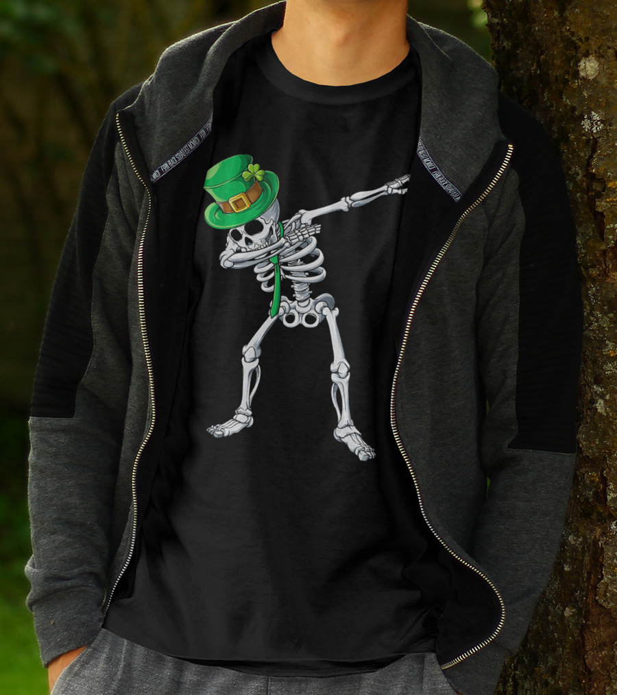 Dabbing Skeleton In Green Leprechaun Hat With Clover T-Shirt