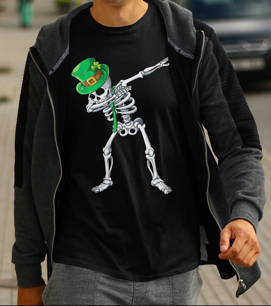 Dabbing Skeleton In Green Leprechaun Hat With Clover T-Shirt