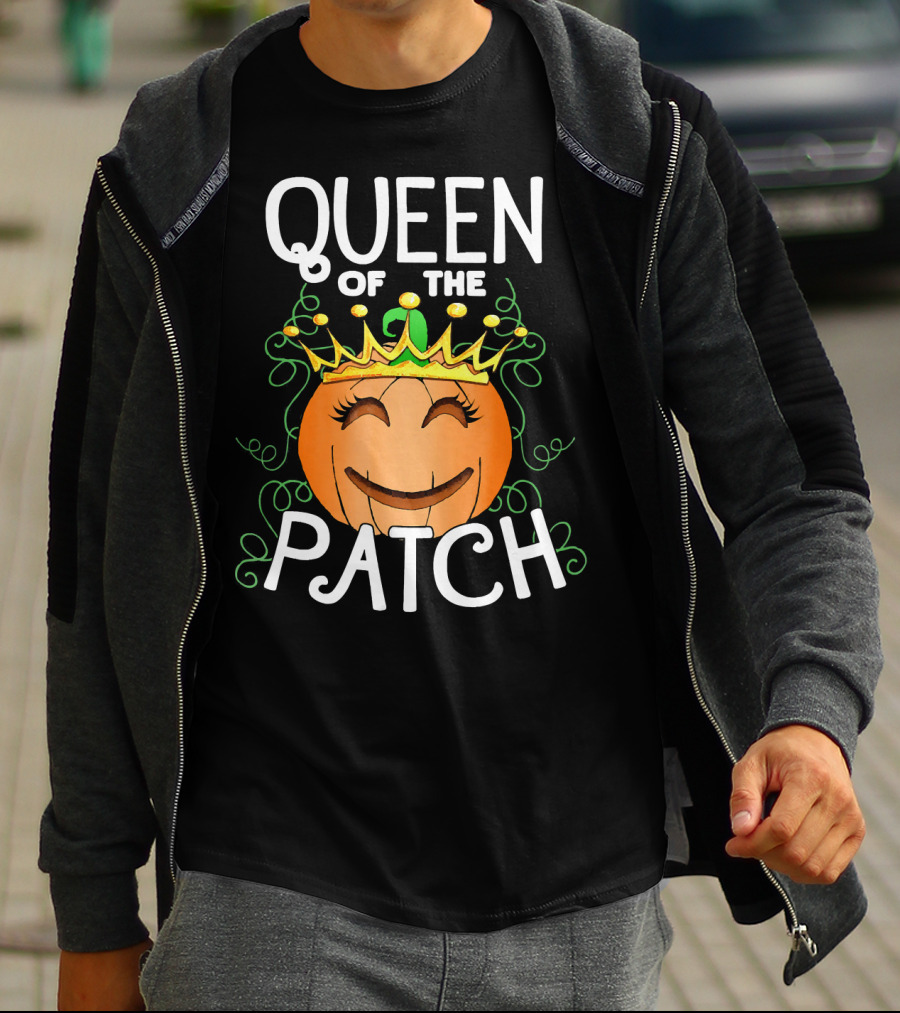 Queen Of The Patch Halloween Pumpkin T-Shirt