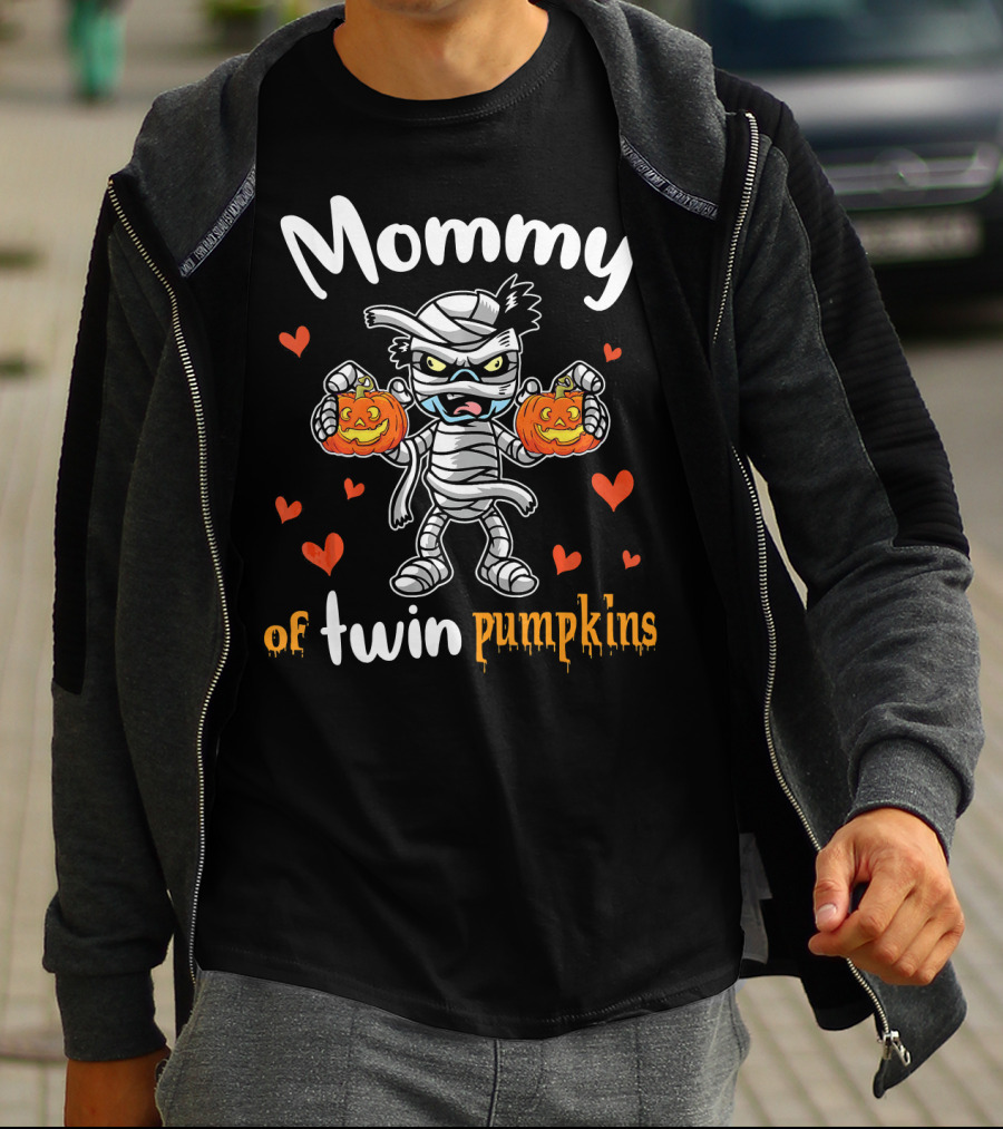Mommy Of Twin Pumpkins Hearts Mummy T-Shirt