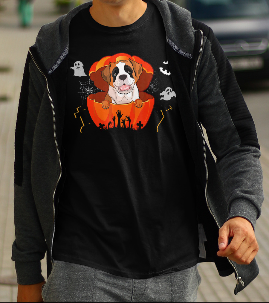 St Bernard Dog In Pumpkin With Ghosts And Bats For Halloween T-Shirt