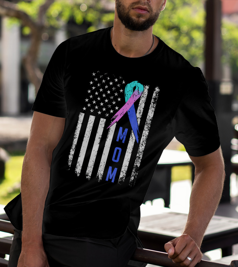 Mom American Flag Thyroid Cancer Awareness T-Shirt