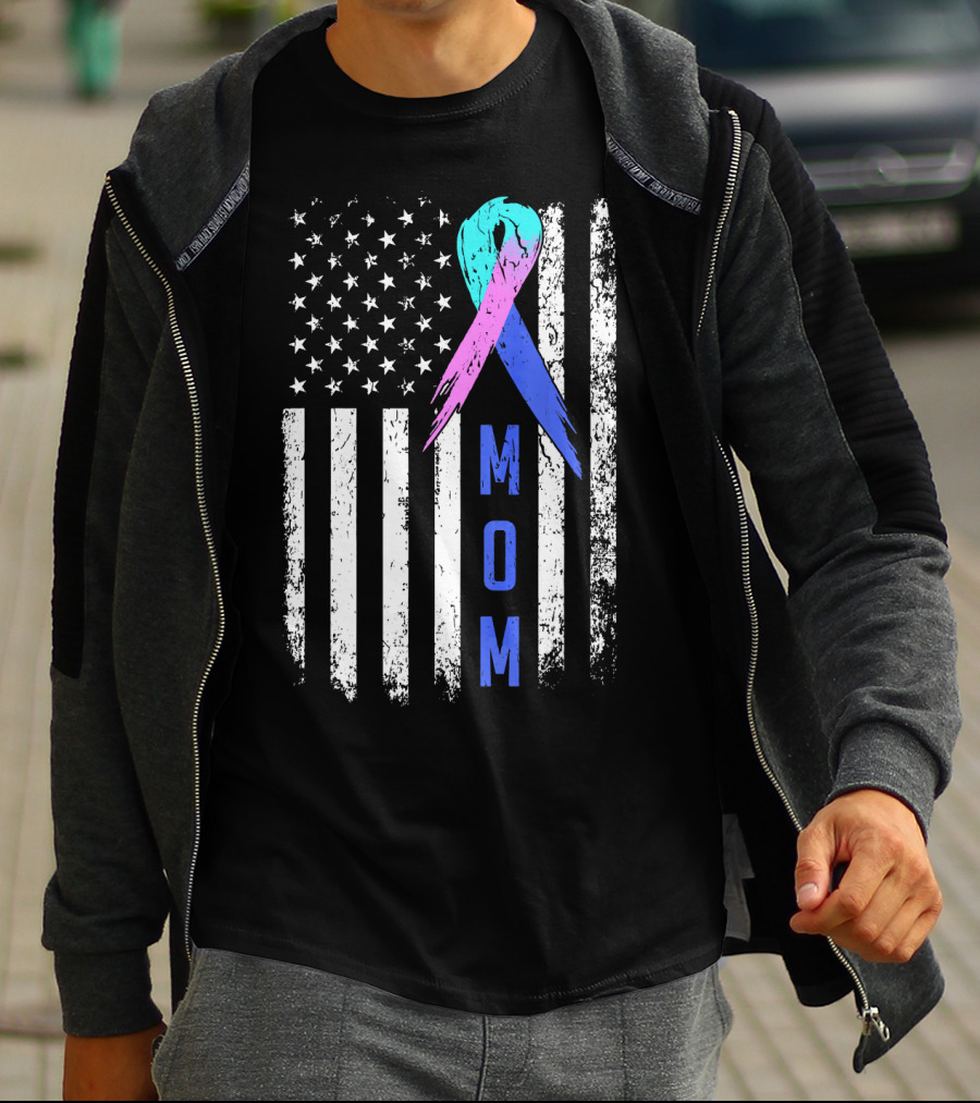 Mom American Flag Thyroid Cancer Awareness T-Shirt