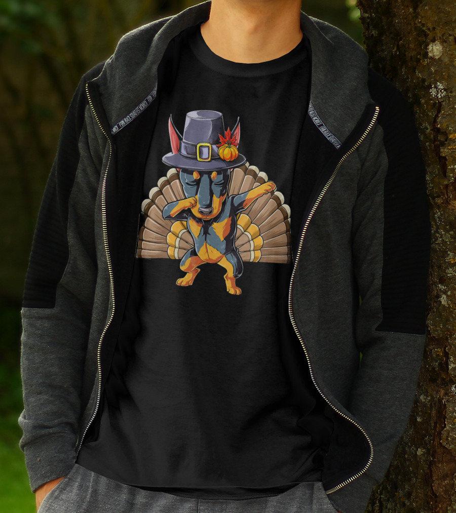 Thanksgiving Pilgrim Hat Dabbing Dog With Turkey Feathers T-Shirt