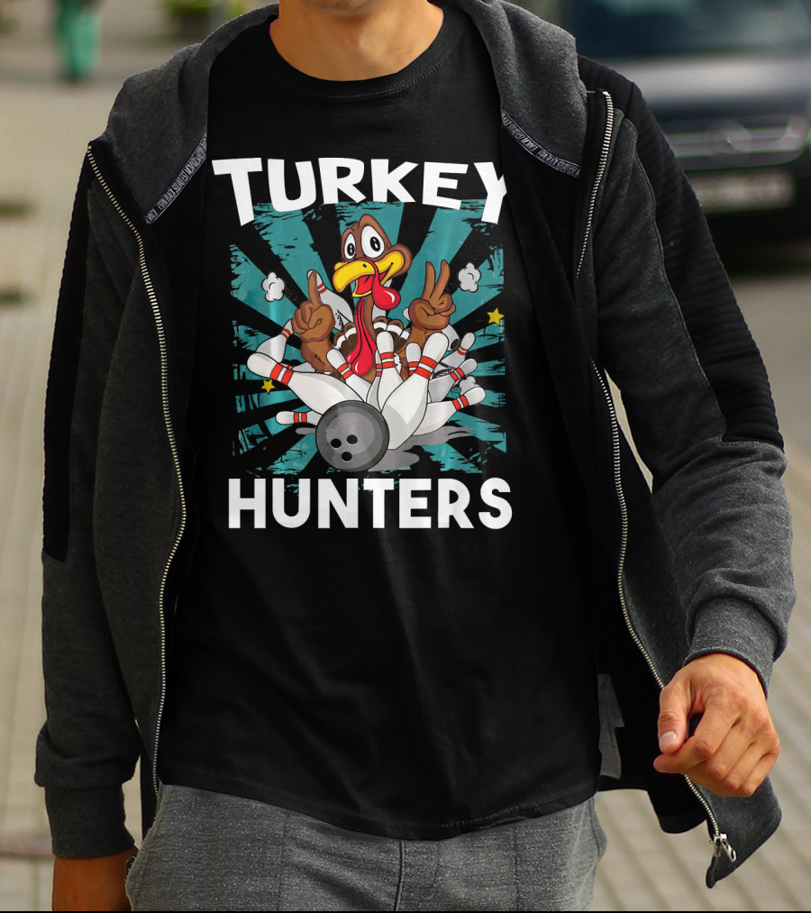 Turkey Hunters Funny Thanksgiving Bowling T-Shirt