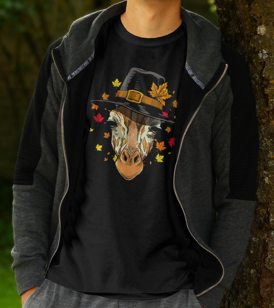 Thanksgiving Pilgrim Giraffe Autumn Leaves T-Shirt