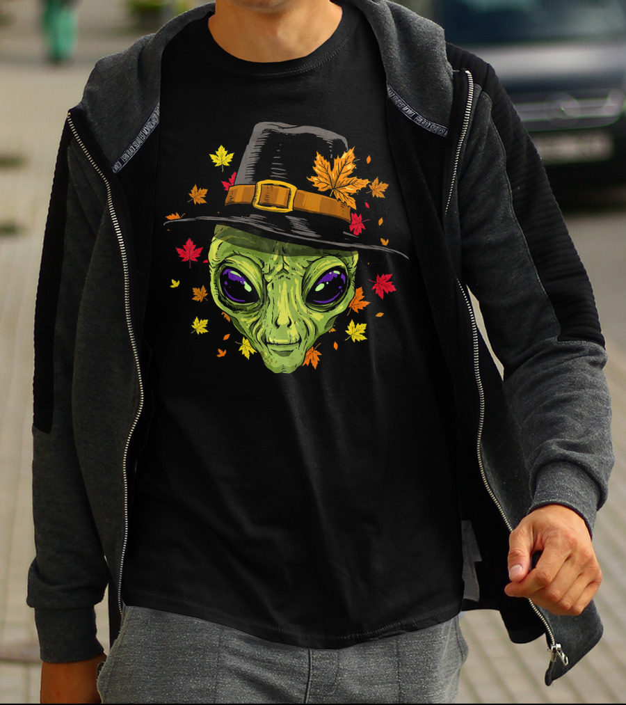 Thanksgiving Alien Pilgrim Surrounded By Autumn Leaves T-Shirt