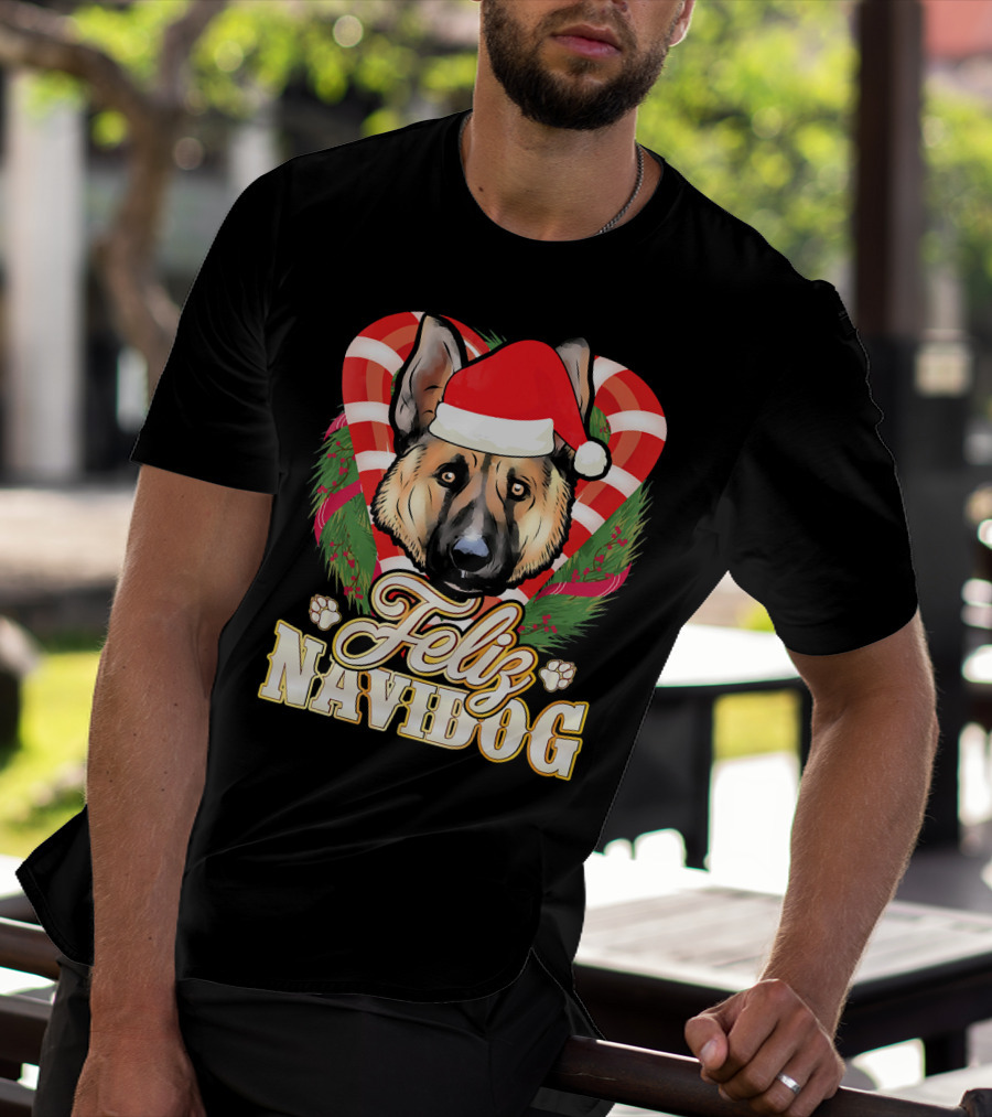 Feliz Navidog German Shepherd Santa Hat Christmas Wreath T-Shirt