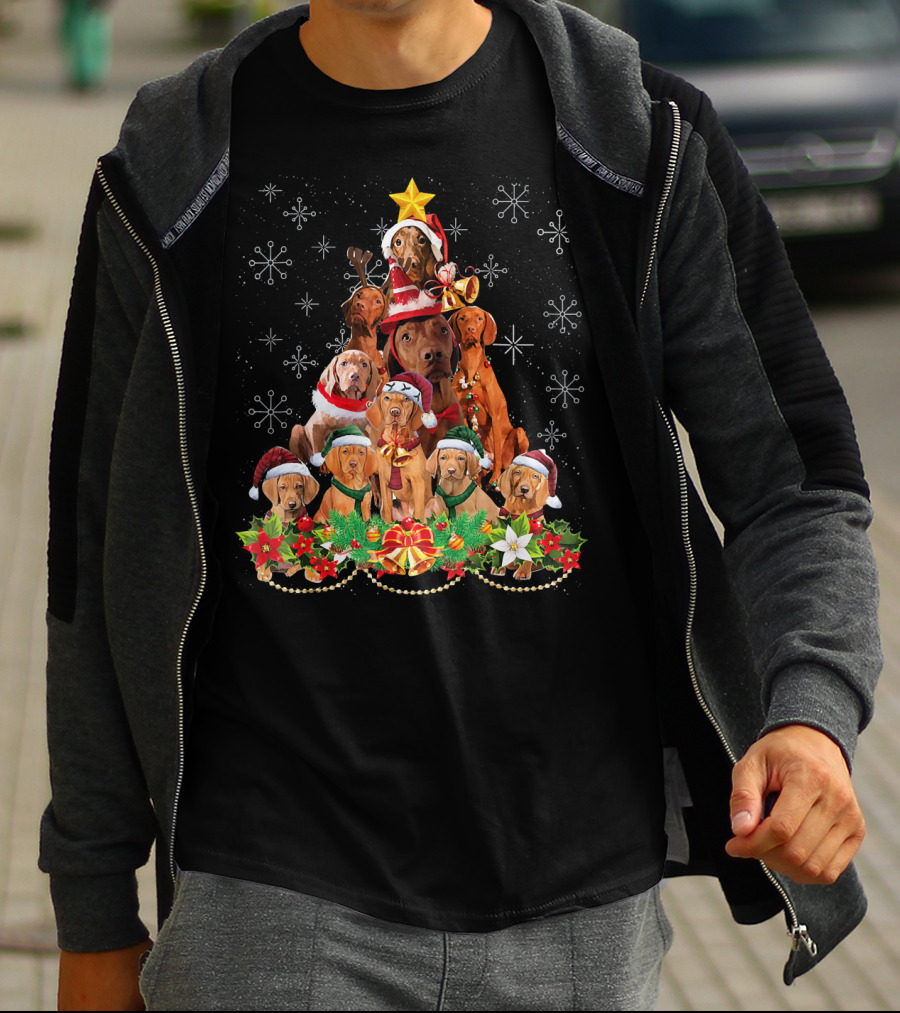 Vizsla Christmas Tree With Dogs Santa Hats Snowflakes And Holly T-Shirt