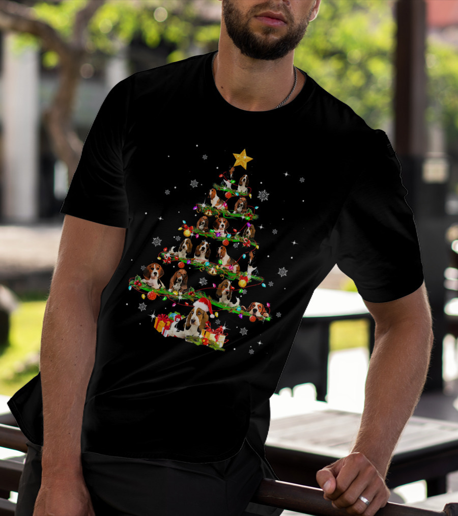 Basset Hound Christmas Tree With Santa Hat And Presents T-Shirt