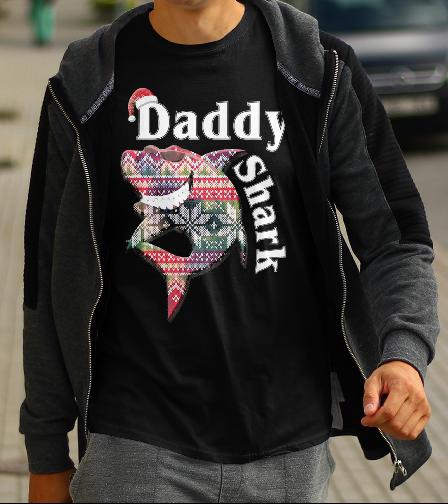 Daddy Shark Christmas Santa Hat T-Shirt