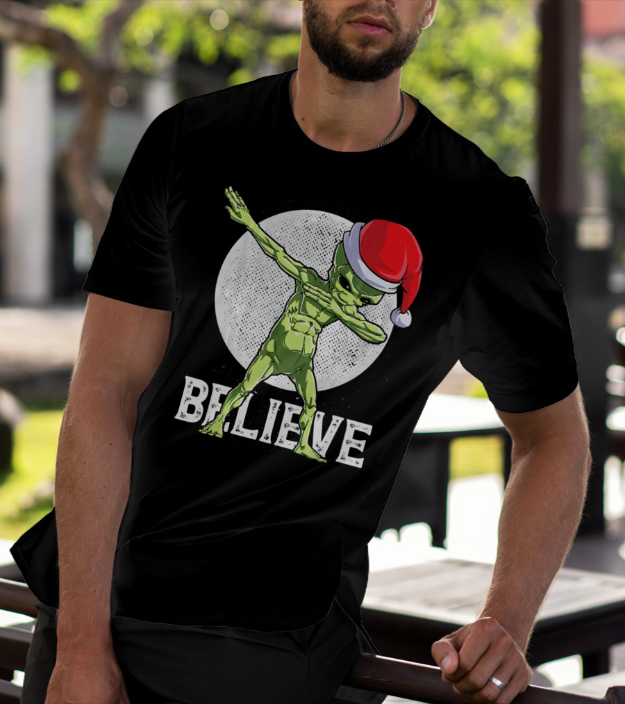 Believe Dabbing Alien Santa Hat Christmas Boys T-Shirt