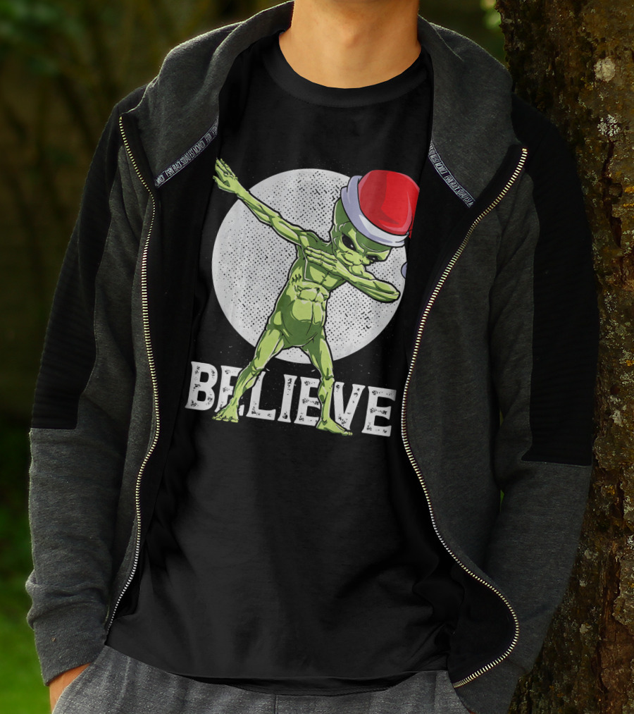 Believe Dabbing Alien Santa Hat Christmas Boys T-Shirt