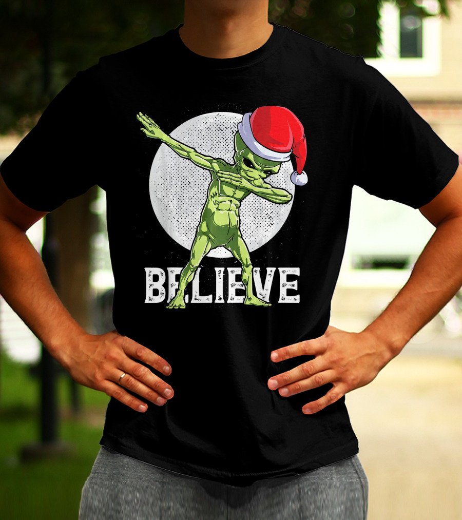 Believe Dabbing Alien Santa Hat Christmas Boys T-Shirt