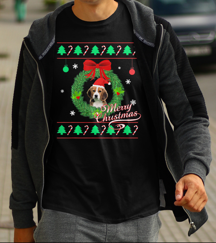 Merry Christmas Beagle Puppy Wreath Candy Canes Snowflakes T-Shirt