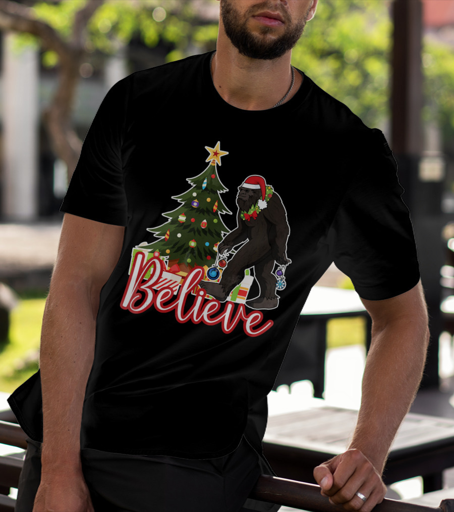 Believe Bigfoot Christmas Funny Holiday Scene T-Shirt