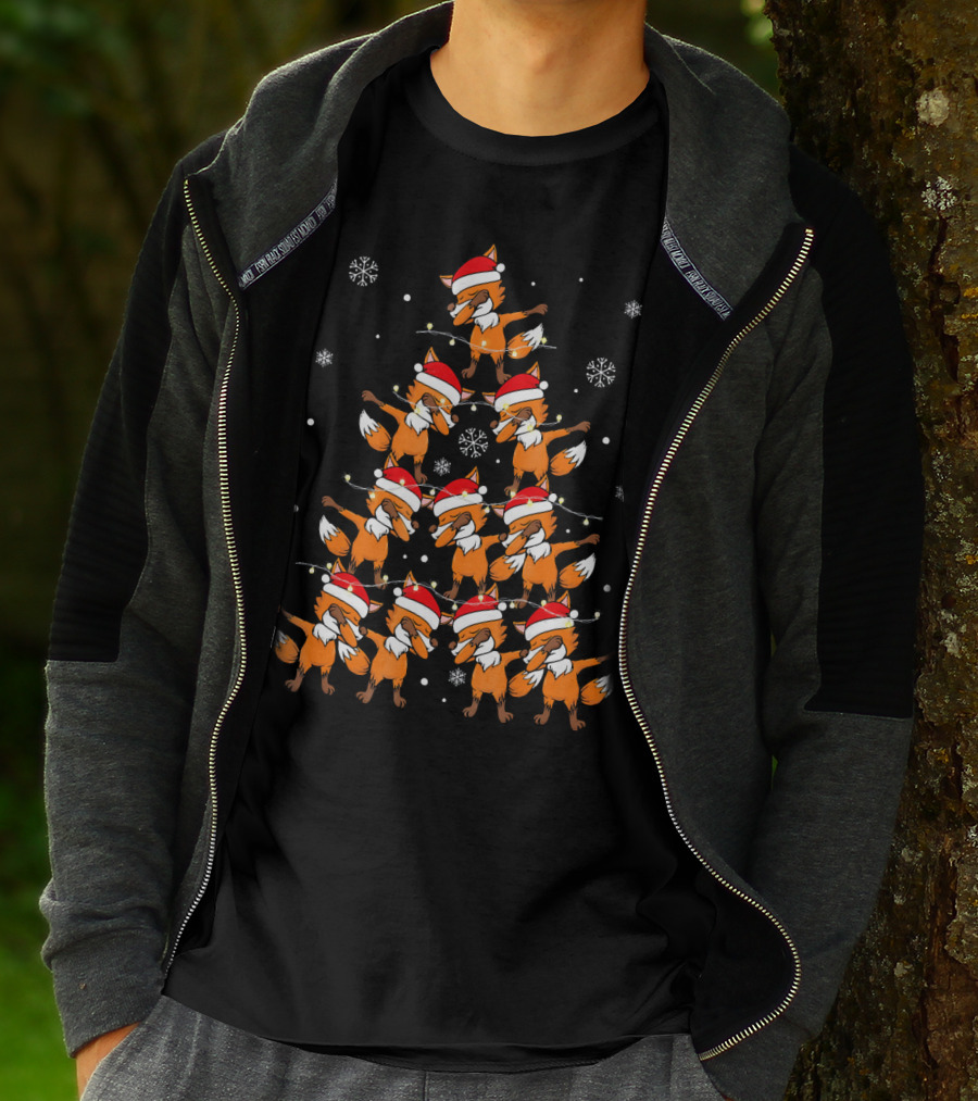 Dabbing Foxes Christmas Tree With Santa Hats And Snowflakes T-Shirt