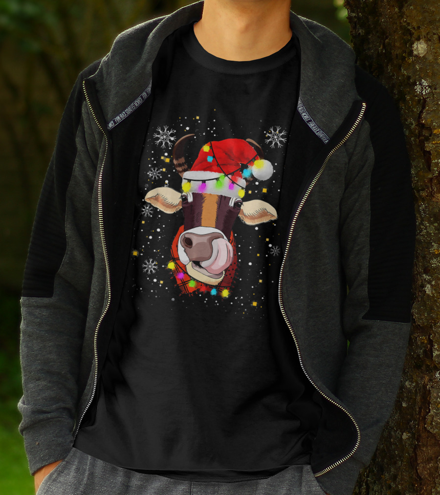 Festive Cow With Santa Hat And Christmas Lights For Animal Lovers T-Shirt