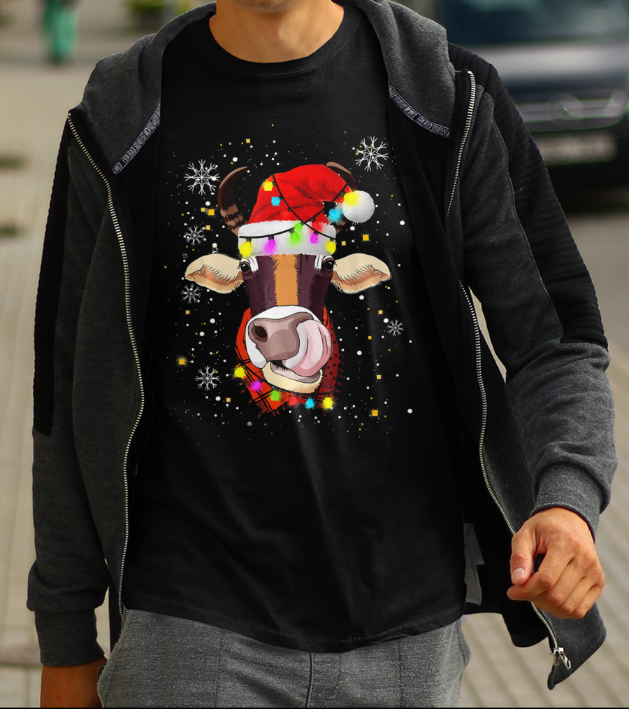 Festive Cow With Santa Hat And Christmas Lights For Animal Lovers T-Shirt