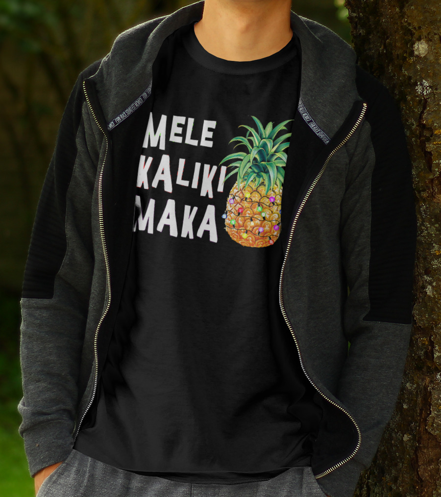 MELE KALIKIMAKA Pineapple Christmas Lights T-Shirt