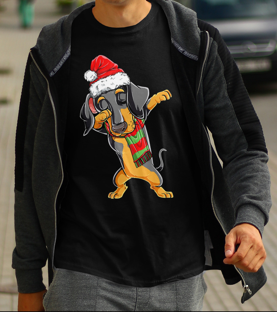 Dabbing Dachshund Santa With Christmas Hat And Scarf T-Shirt