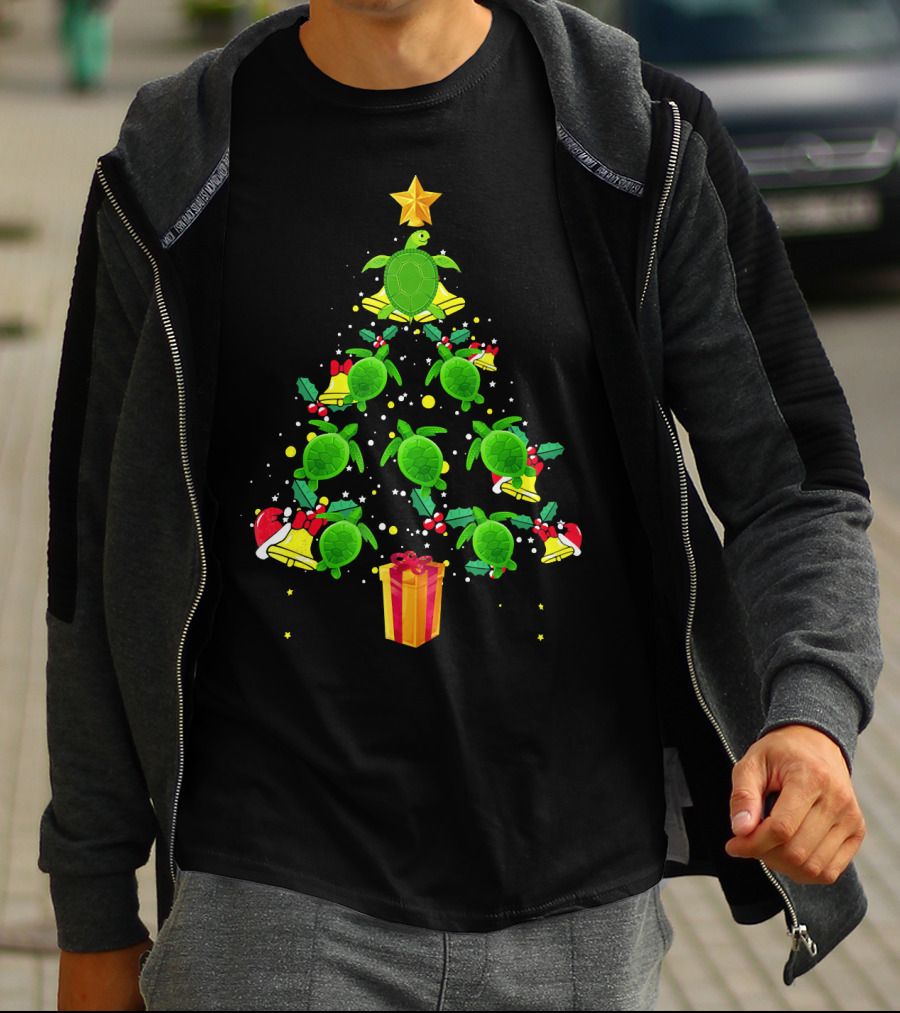 Sea Turtle Christmas Tree With Star Hat And Gift Box T-Shirt