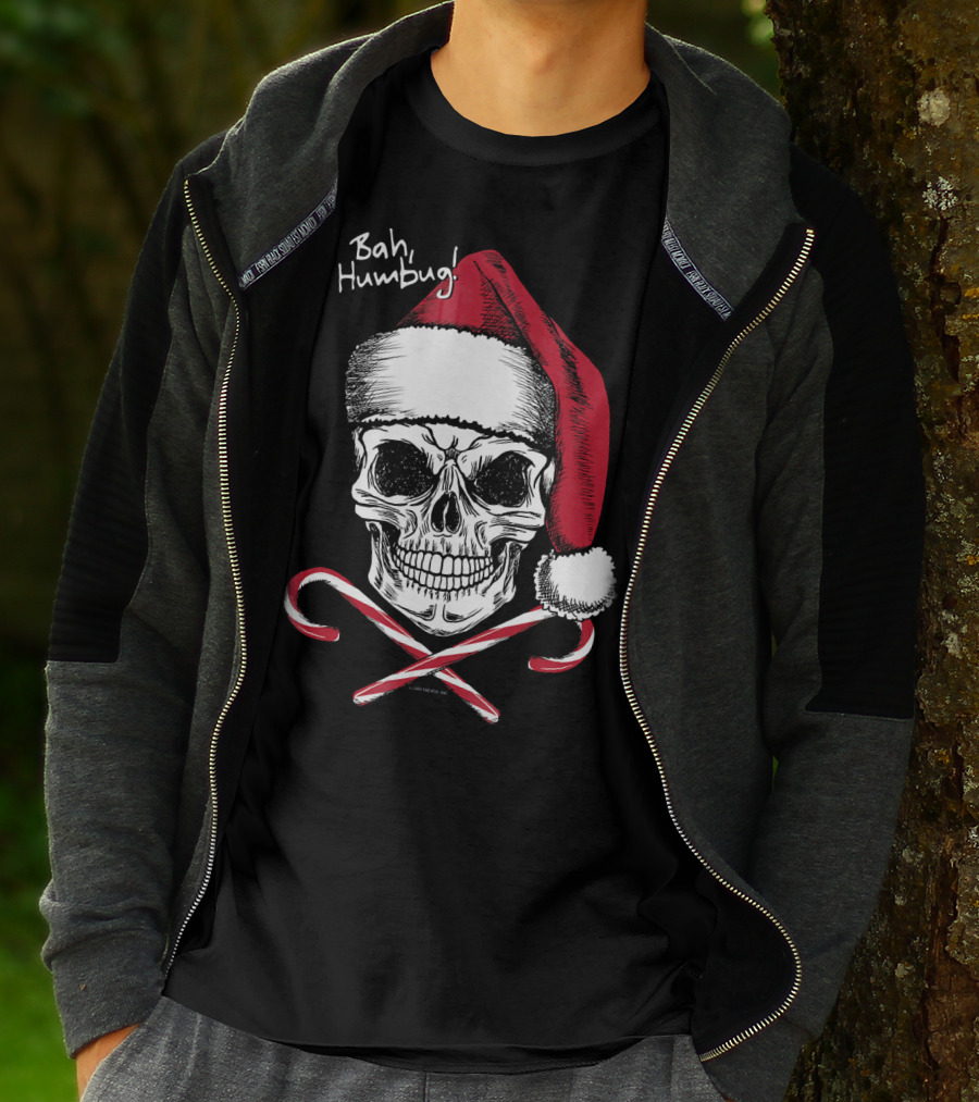Bah Humbug Skull With Santa Hat And Candy Canes Christmas Funny Santa T-Shirt