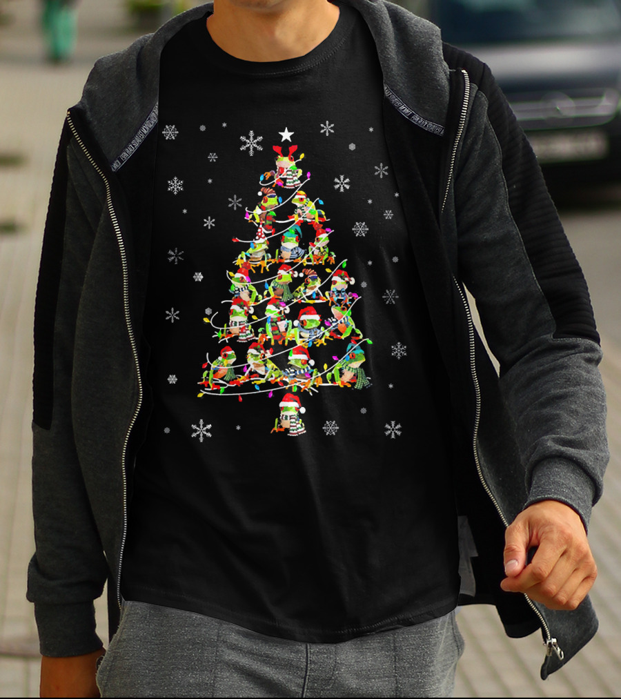 Cute Frog Christmas Tree Decor With Snowflakes And Holiday Lights T-Shirt