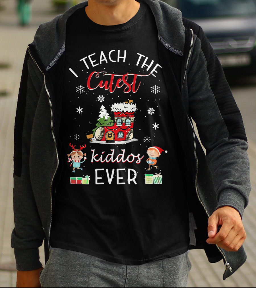 I Teach The Cutest Kiddos Ever Christmas Snowflakes House Elves T-Shirt