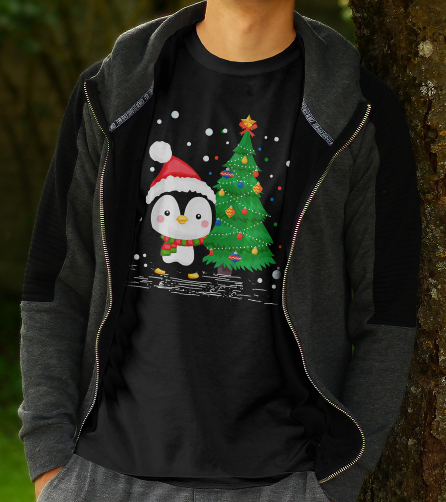 Funny Penguin Lover Santa Hat Christmas Tree Pengu T-Shirt