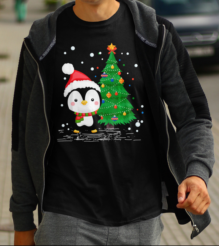 Funny Penguin Lover Santa Hat Christmas Tree Pengu T-Shirt